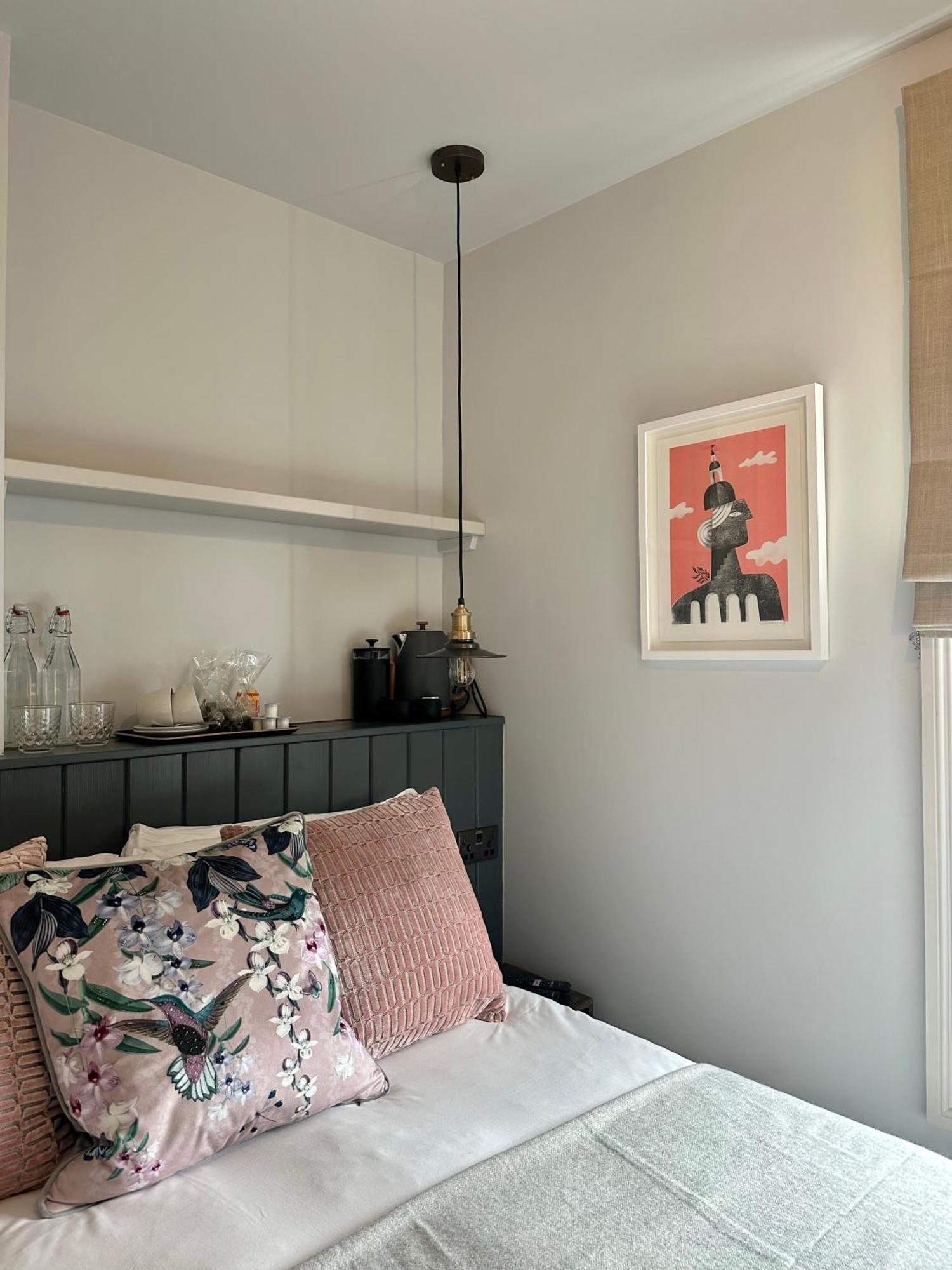 Rooms Above Sugar Boat เฮเลนส์บะระ ภายนอก รูปภาพ